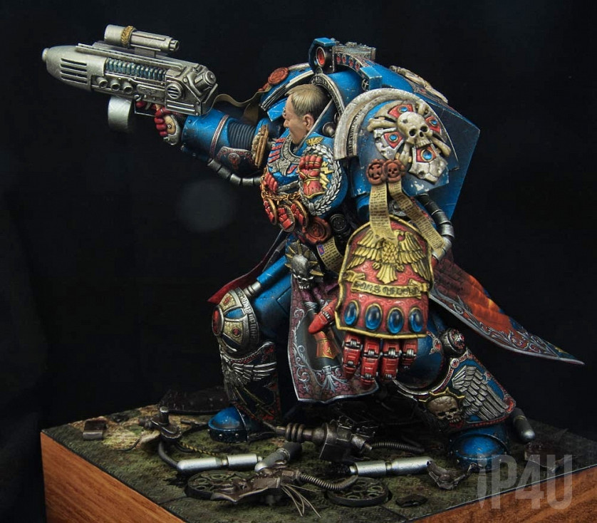 Crimson Fist Terminator Captain 150mm image 3