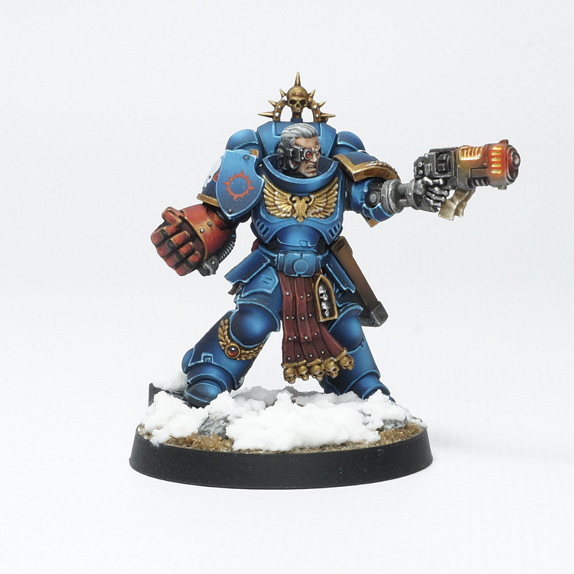 Space marines Ultramarine Lieutenant image 2