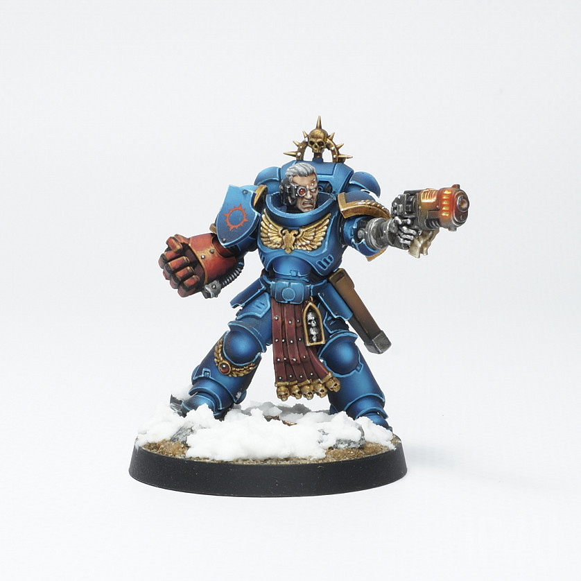 Space marines Ultramarine Lieutenant image 1