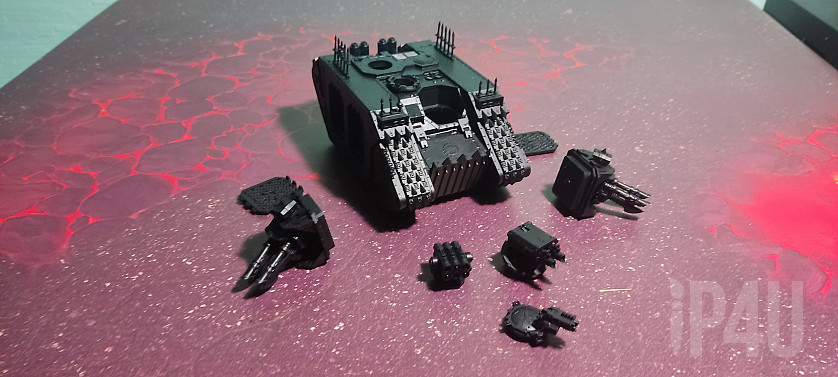 Сhaos Space Marines/World Eaters Land Raider image 5