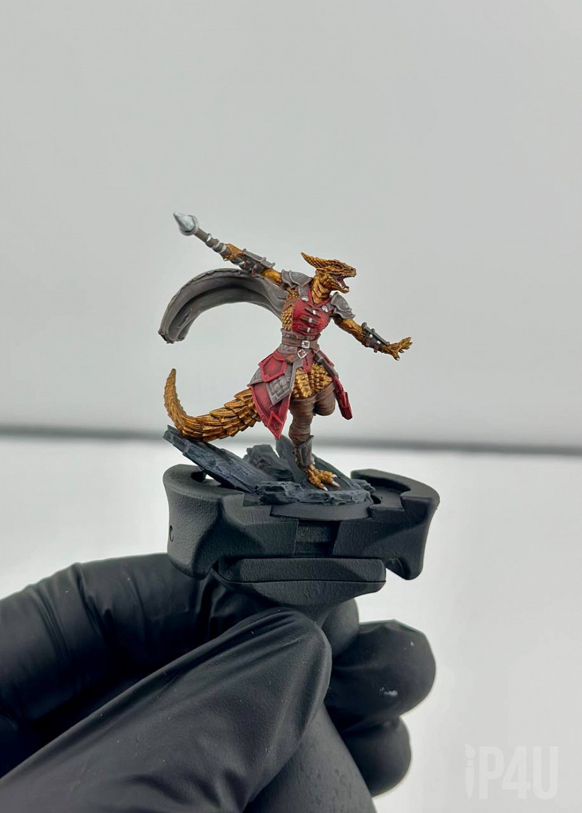 Драконорожденная (игровая миниатюра DnD) image 1