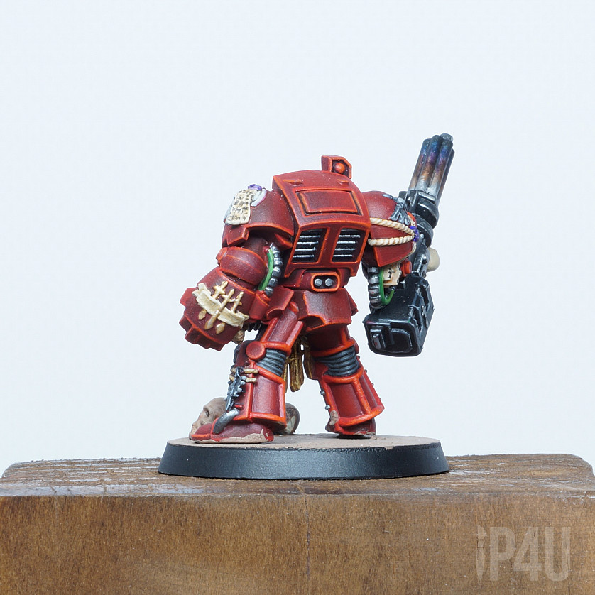 Adeptus Astartes Terminator in red armor image 4