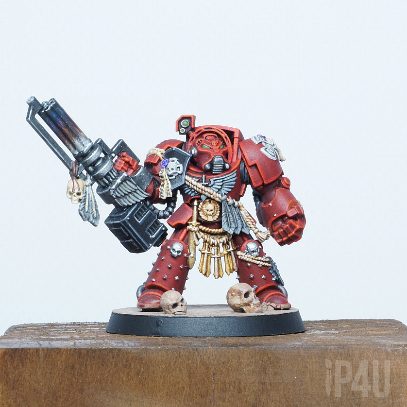 Adeptus Astartes Terminator in red armor image 1