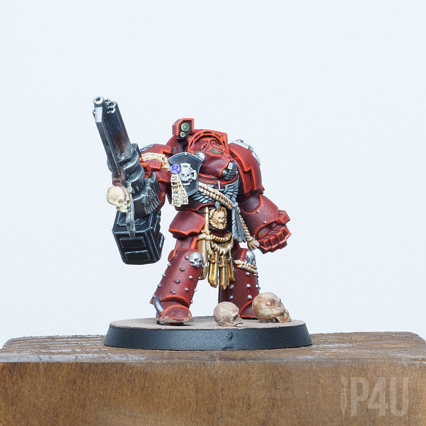 Adeptus Astartes Terminator in red armor image 2